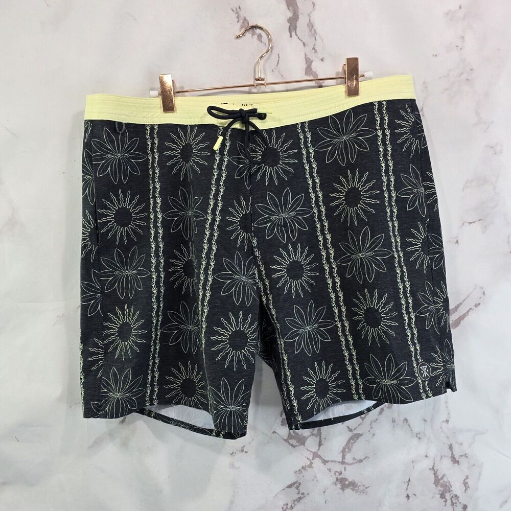 Roark Swim Trunks Mens Medium 34 The Chiller Board Shorts Gray Yellow Floral